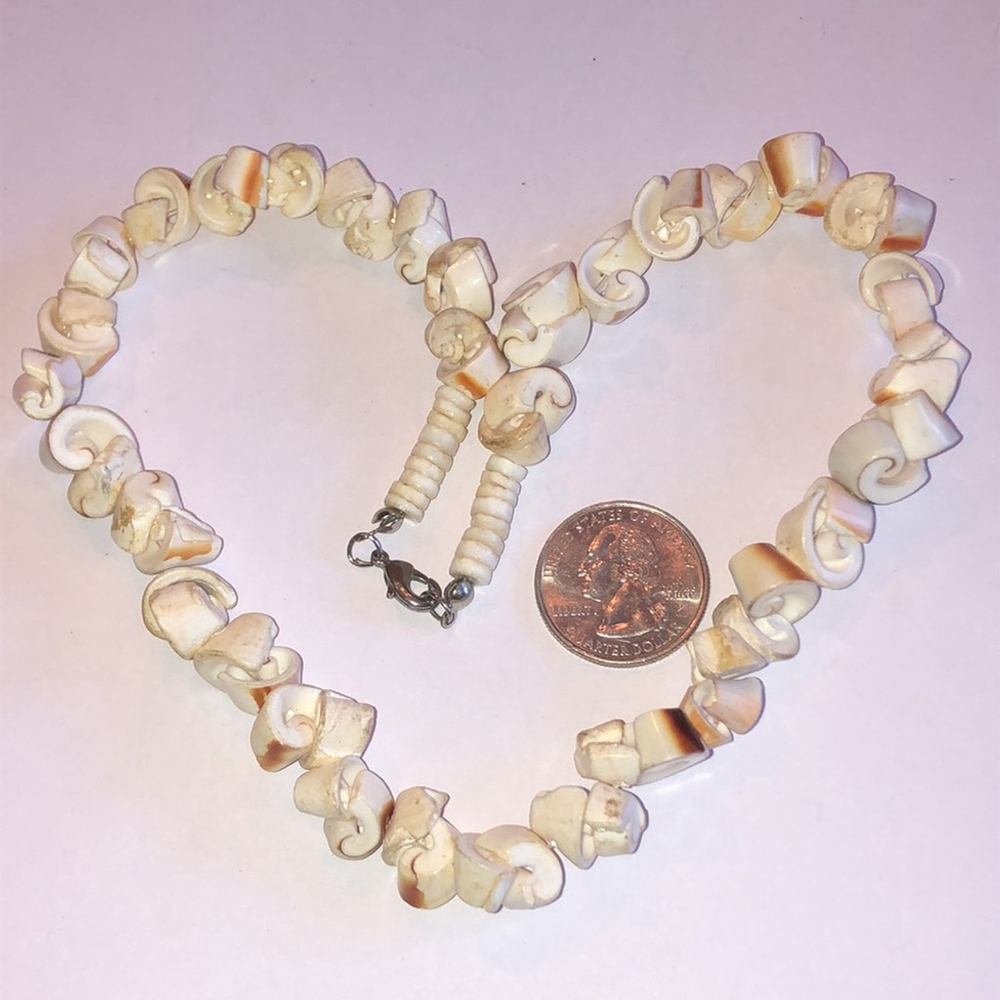 Off White Puka Shell Cut Shell Beaded Boho Retro … - image 3